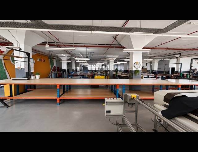 3,271M² BUILDING FOR SALE IN WATERVAL PARK